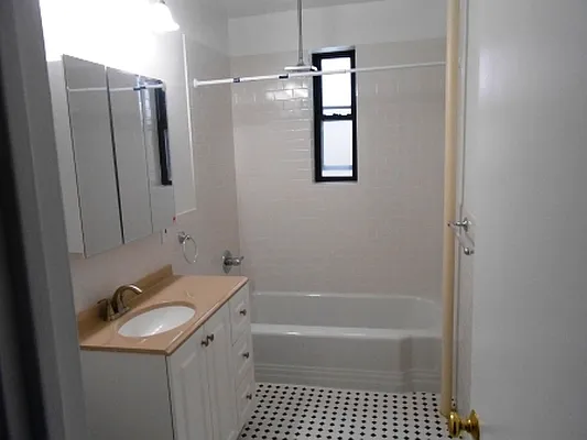 Sold by City Apt Group LLC | media 11