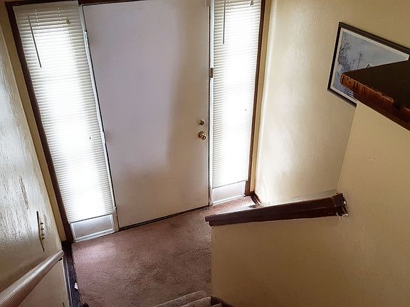 5th image of 382 Woodland Ave
