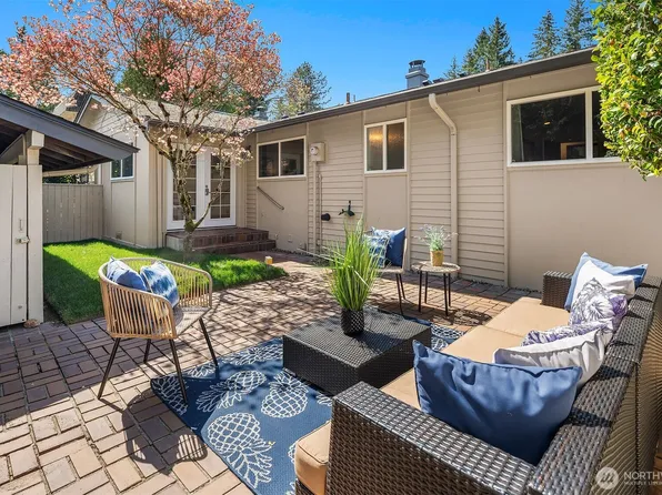 17050 Northup Way #34, Bellevue, WA 98008