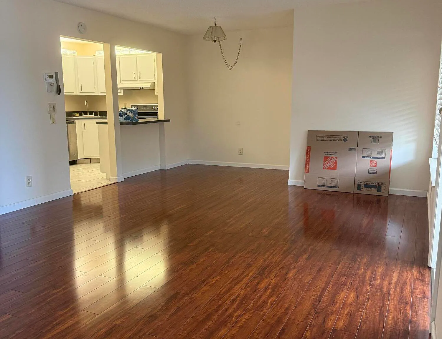 2 bed, 2.0 bath, 937 sqft, $1,550 — Photo 2