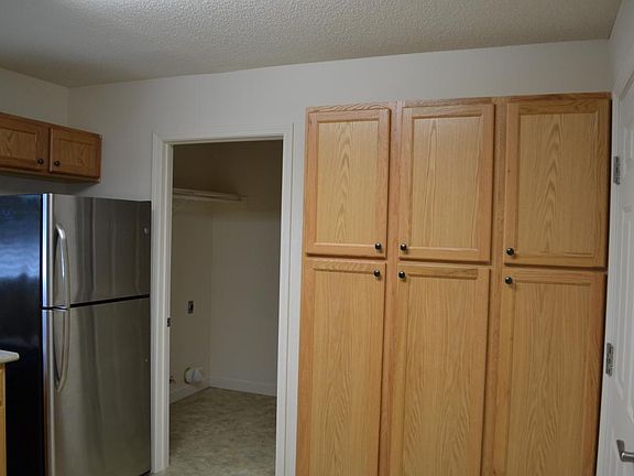 2nd image of 48 Skystone Ct