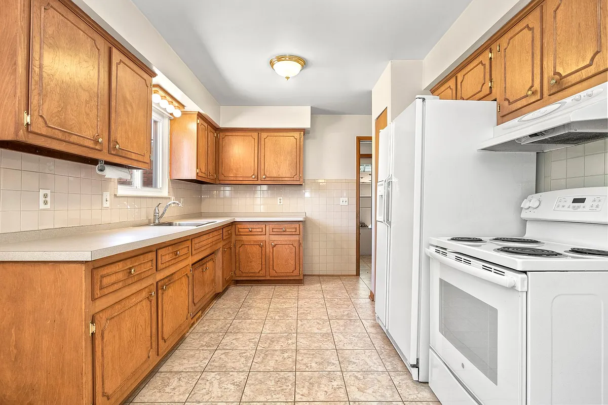 Building Photo - 20325 Westview Dr