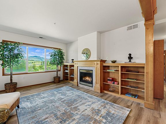 3rd image of 984 Golden Aspen Pl