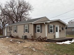 602 3rd Ave W, Milan, IL 61264