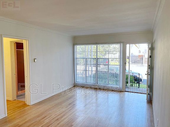 4th image of 1831 N Harvard Blvd APT 2
