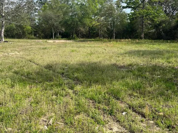 3393 Kings Lake Rd, Defuniak Springs, FL 32433