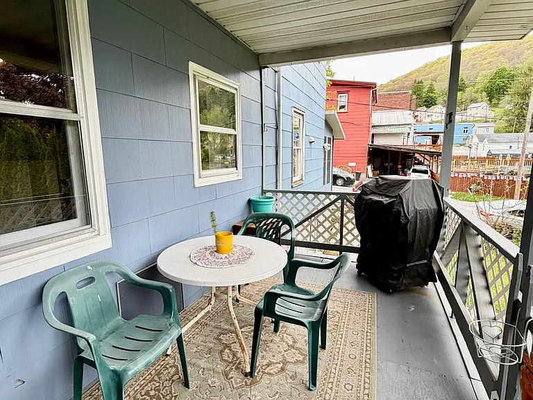 Shared back deck