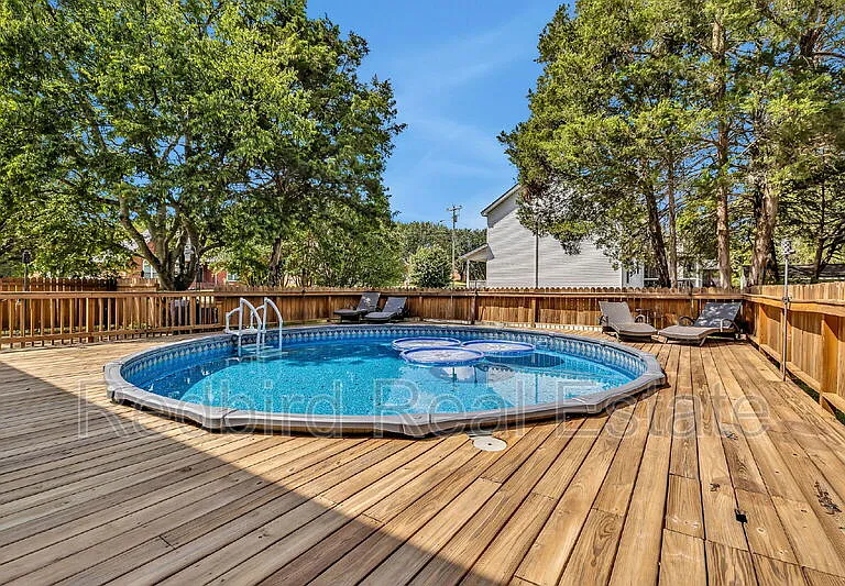 399 Clarkston Dr — Photo 17