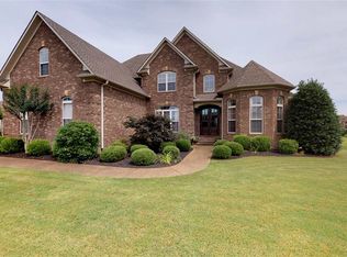 162 Stornaway Dr, Jackson, TN 38305