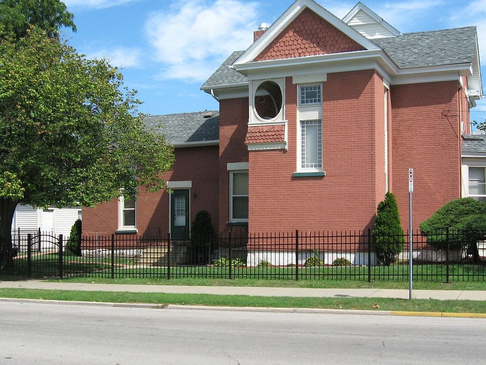 Side view, new soffets, gutters, trim