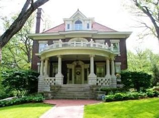 560 Powers Ln, Decatur, IL 62522