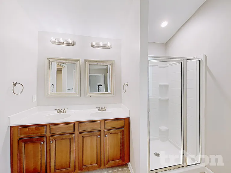 1413 Eastway Dr — Photo 10