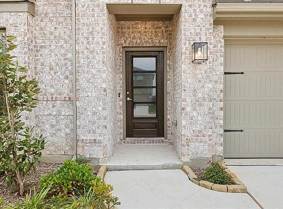2nd image of 1271 Mill Pl