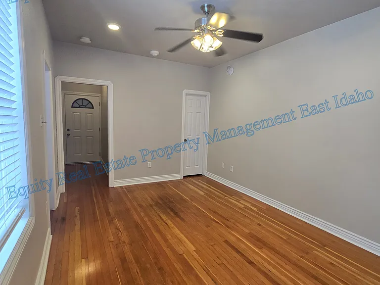 416 W Lewis St #114 — Photo 3
