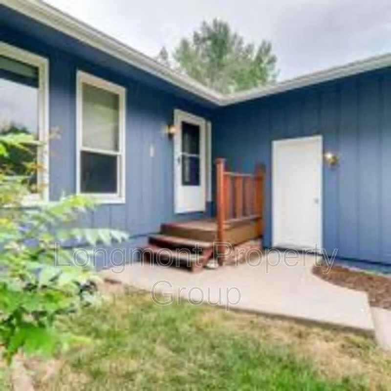 4 bed, 3.0 bath, 2100 sqft, $2,890 — Photo 2