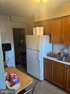 5th image of 3011 Larue Sq E