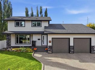 6 E Wiltshire Pl, Red Deer, AB T4N 6B7