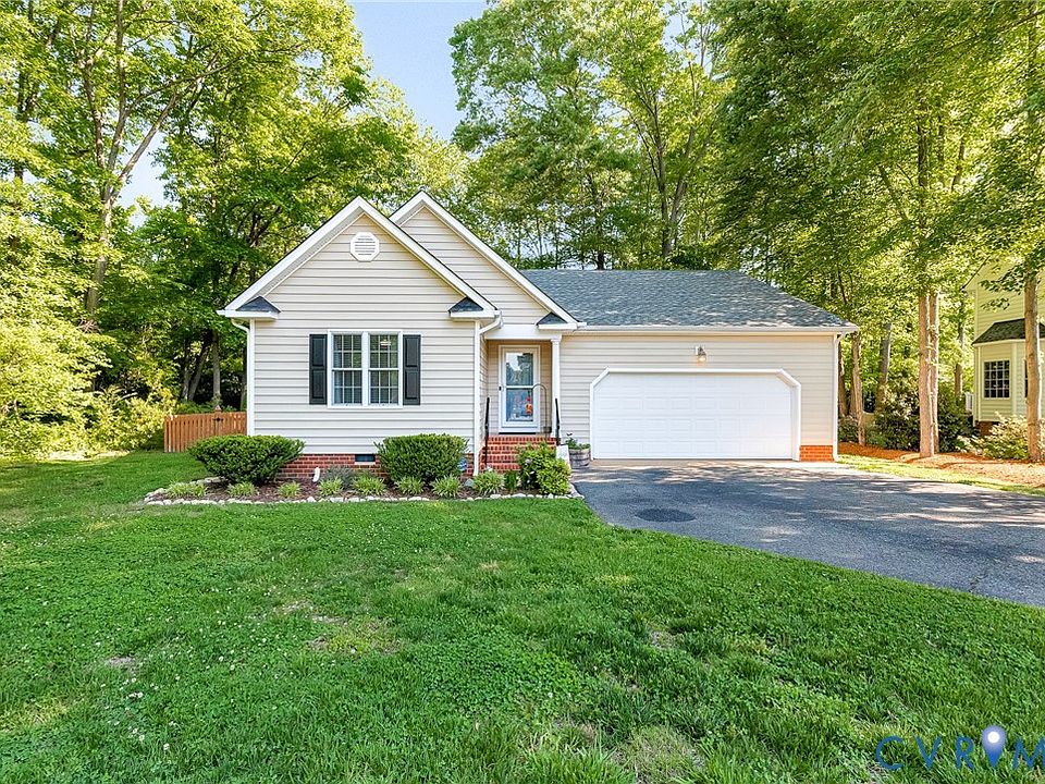 1st image of 304 Berkley Woods Dr