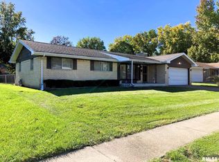 12 Belhaven Dr, Springfield, IL 62704