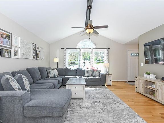 4th image of 3310 Dawn Ridge Ct