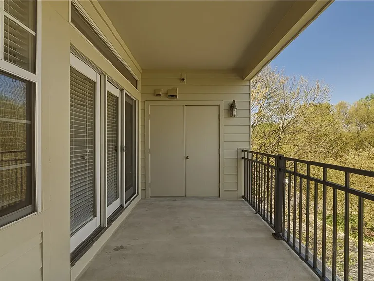 1304 Garden Wall Cir #F — Photo 23