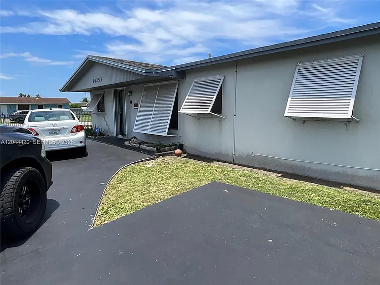 14253 SW 107th Pl — Photo 2