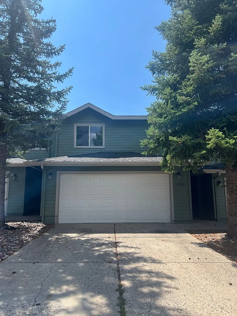 Available Ocotober: 3 Bedroom Townhome Westside Flagstaff - $2,300 per month — Photo 1