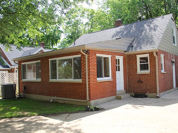 2nd image of 3084 Bellflower St