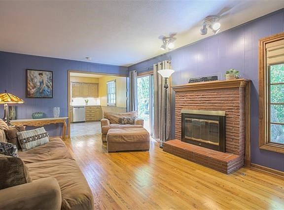 3rd image of 9704 Knox Dr
