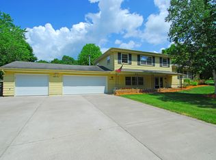 4551 Tonkawood Rd, Minnetonka, MN 55345