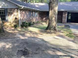 819 Graveline Rd, Gautier, MS 39553