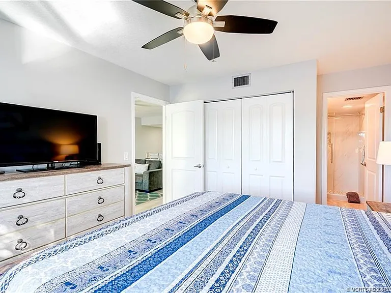 5602 NE Gulfstream Way — Photo 29