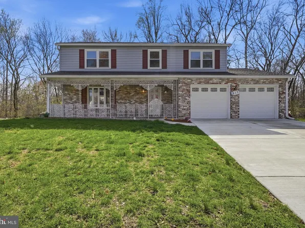 817 Falcon Dr, Upper Marlboro, MD 20774