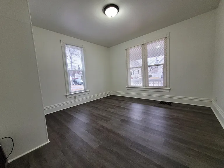 153 Brockway Ave — Photo 6