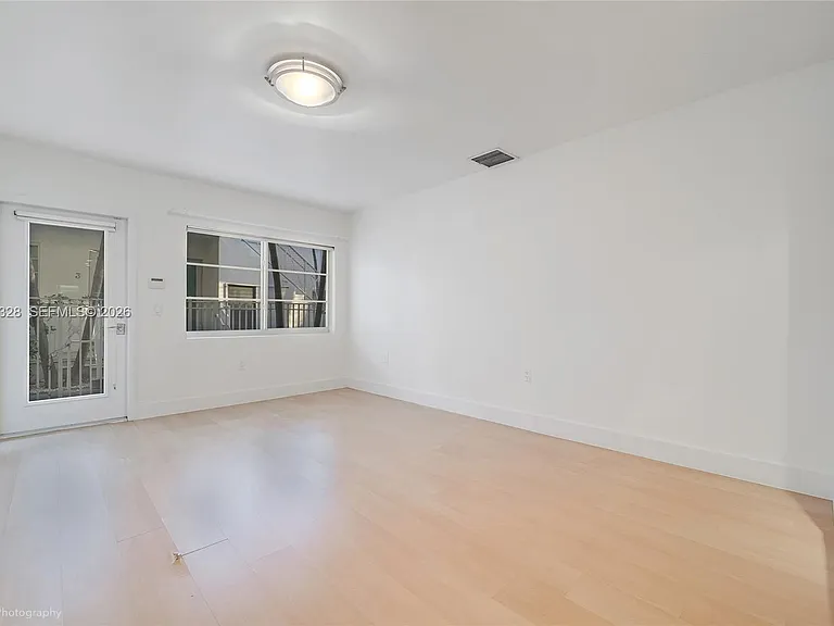 1034 Pennsylvania Ave #104 — Photo 7