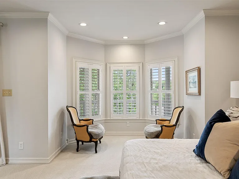2922 Thousand Oaks Dr — Photo 16