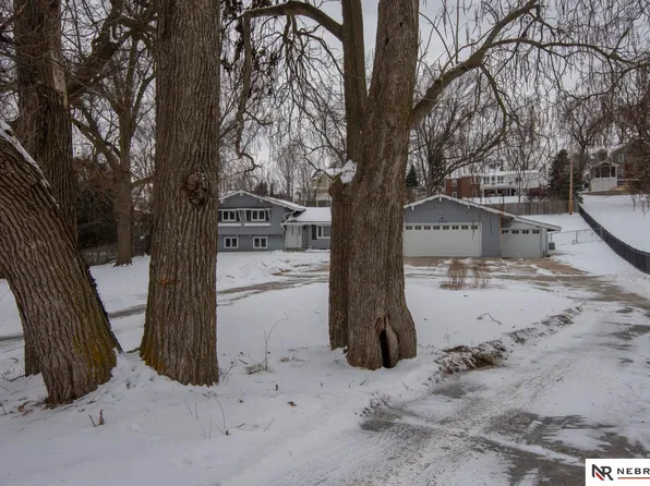 702 S 91st Ave, Omaha, NE 68114