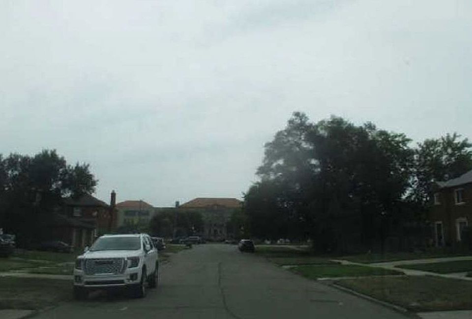 Exterior Neighborhood (street photo)