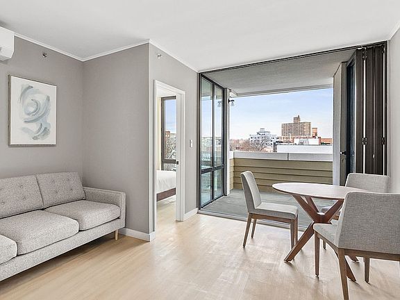 5th image of 537 Brooklyn Ave #4B