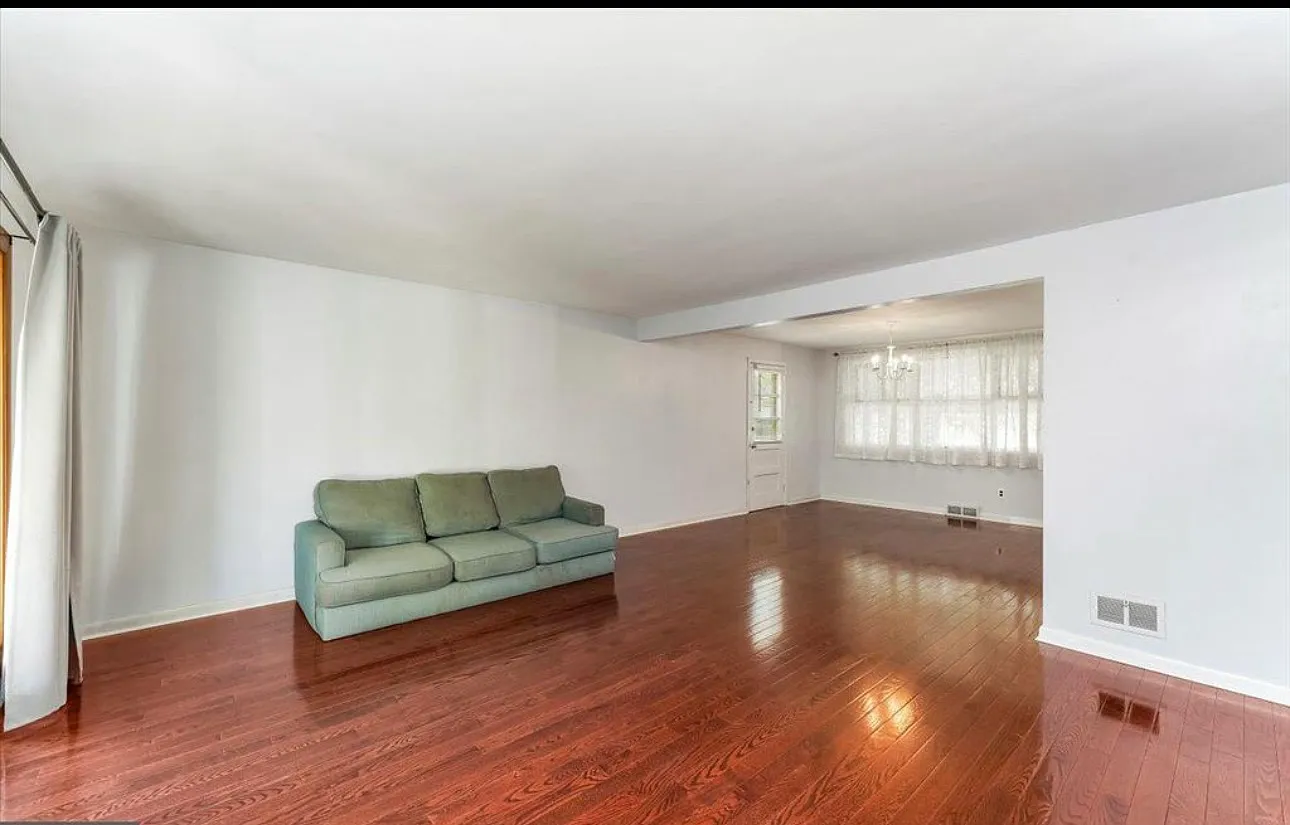 3 bed, 1.5 bath, 1793 sqft, $3,000 — Photo 2