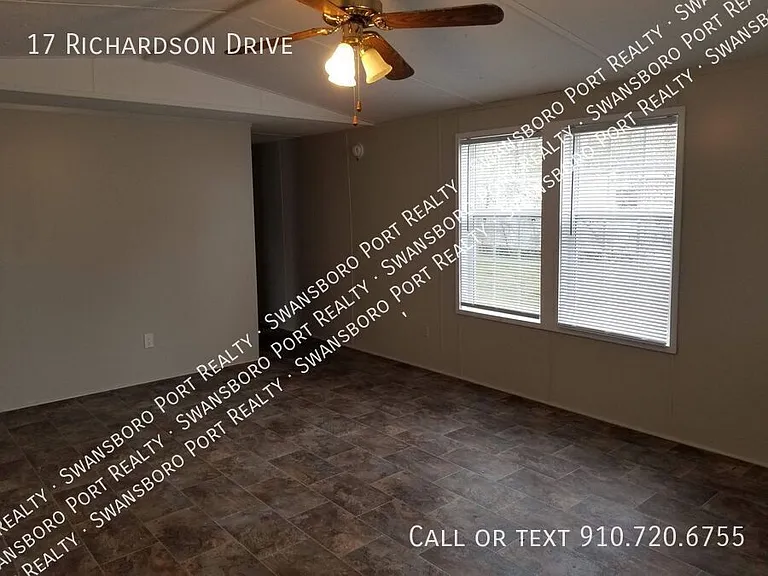 17 Richardson Dr — Photo 3