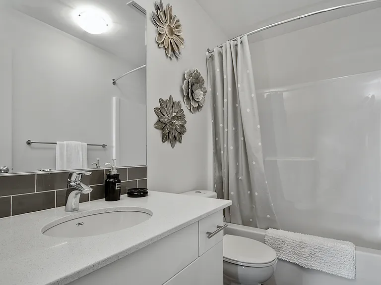 2370 Pacific Way — Photo 9