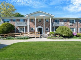 35 Fairharbor Dr #35, Patchogue, NY 11772