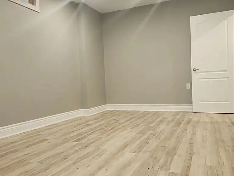 88 Baycliffe Dr — Photo 24