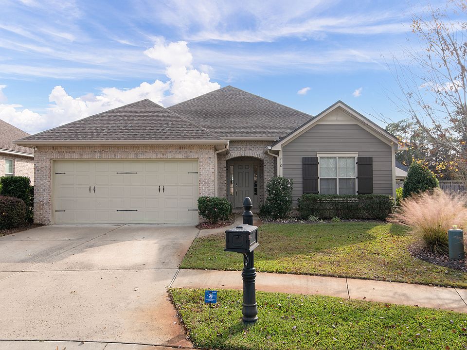 1st image of 718 Woods Dr
