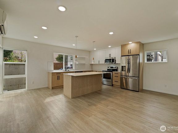 4th image of 9002 15th Avenue SW #A