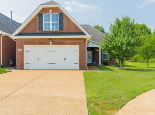 512 Indian Ridge Cir, White House, TN 37188