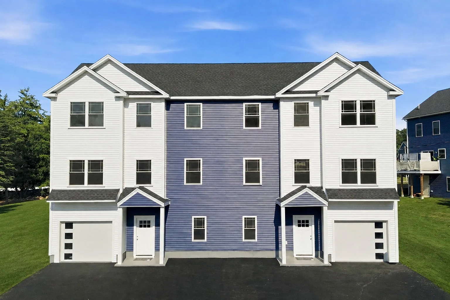 3 bed, 2.5 bath, 2300 sqft, $3,250 — Photo 1