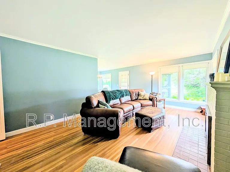 3100 Orchard Ave N — Photo 5