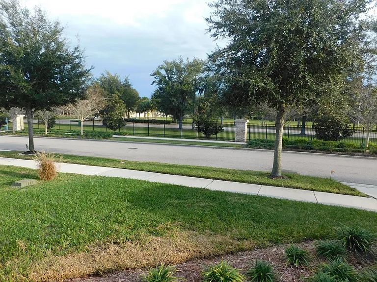 2135 Donahue Dr — Photo 4